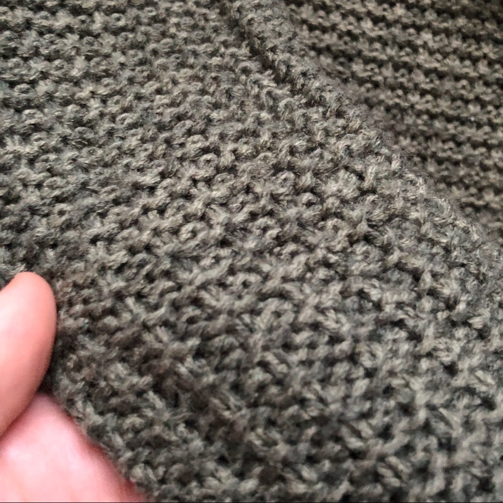 Forest Green Tunic Sweater ✨ - Picture 4 of 5